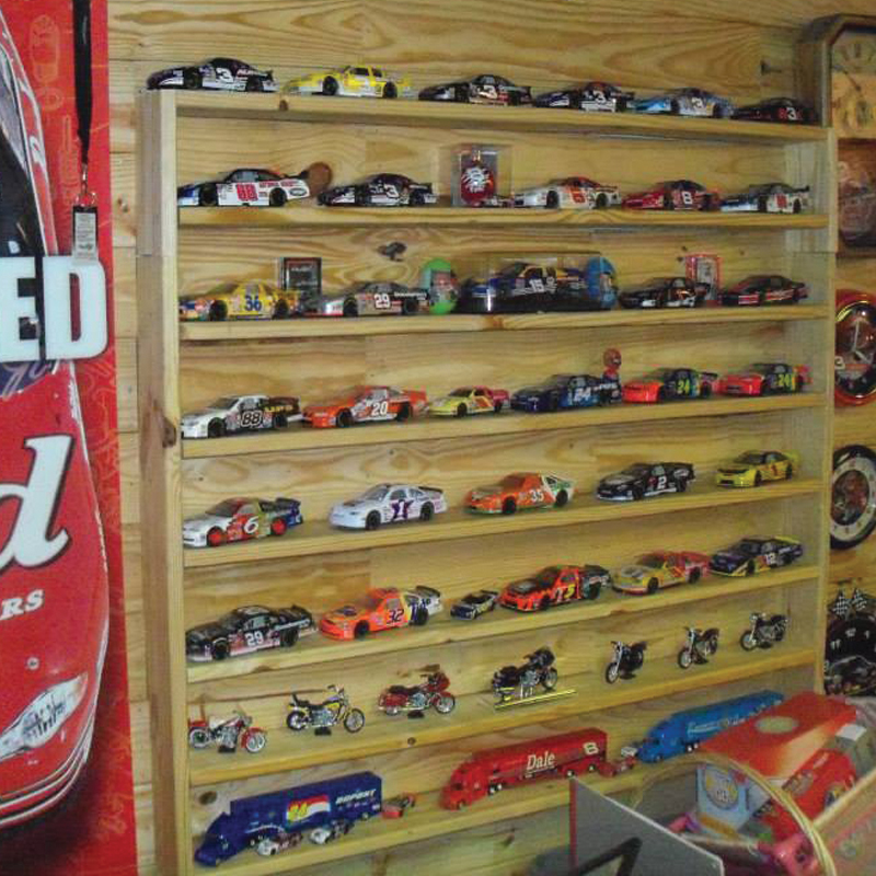 DIY Wooden Pallet Man Cave - Custom NASCAR Display